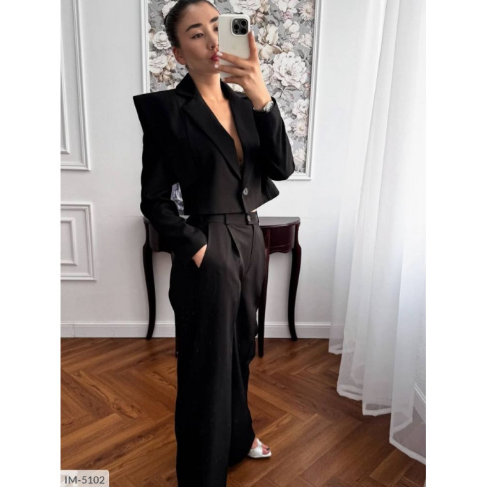 Жіночі костюми IM-5102 — сучасний дизайн і комфорт