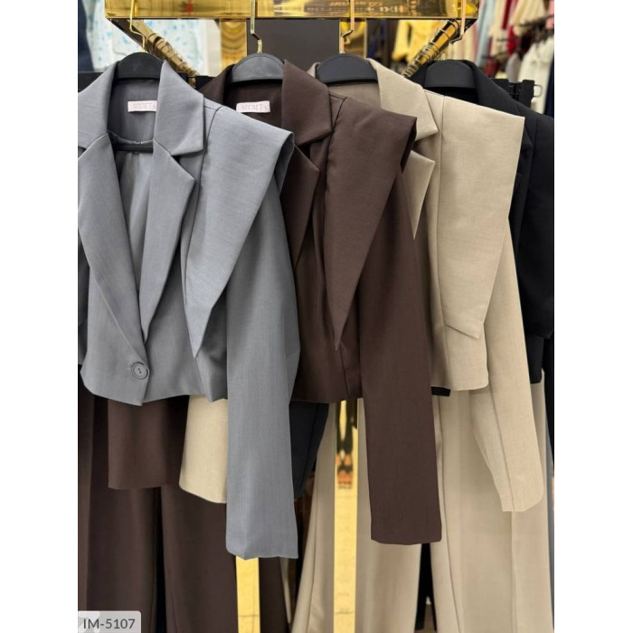 Костюми IM-5107 — практичність і мода