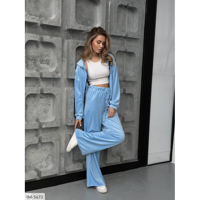 Модні костюми для прогулянок і відпочинку IM-5672