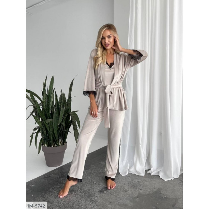 Халати Plus Size IM-5742 — практичність і шарм