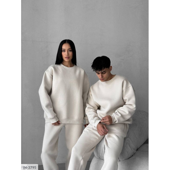 Модні костюми для спорту IN-3795 — легкість і комфорт Модні костюми для спорту IN-3795 — легкість і комфорт