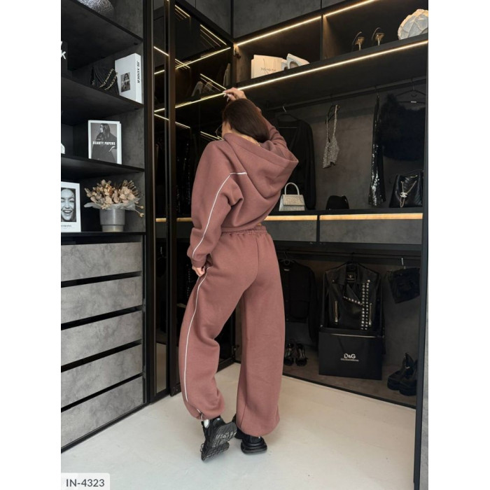 Модні спортивні костюми для активних жінок IN-4323 Модні спортивні костюми для активних жінок IN-4323
