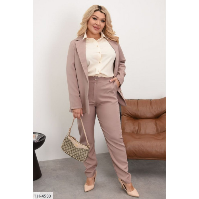 Костюми великого розміру IH-4530 — тренди і мода