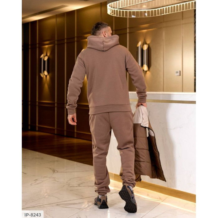 Одяг для чоловіків IP-8243 — стиль і впевненість