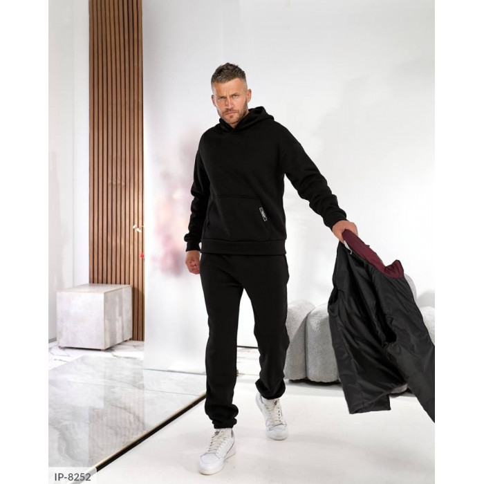 Чоловічий гардероб IP-8252 — комфорт і елегантність
