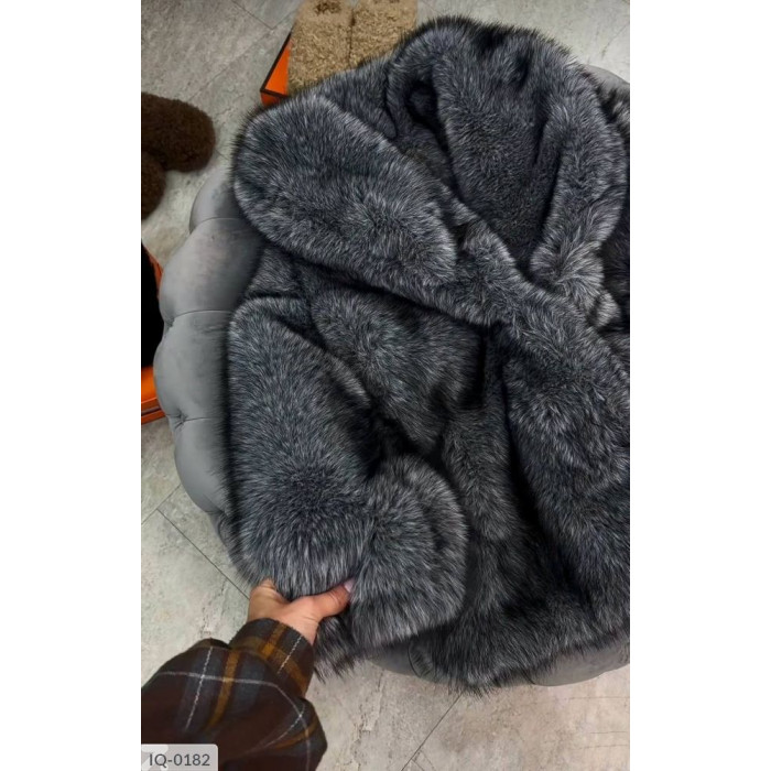 Модний верхній одяг IQ-0182 — твій комфорт у холодну пору