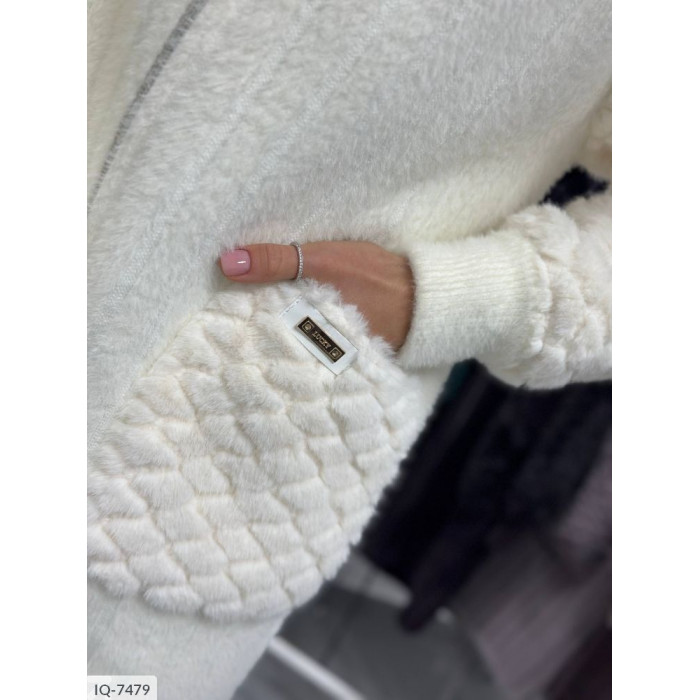 Модні куртки Plus Size IQ-7479 — зручність і мода