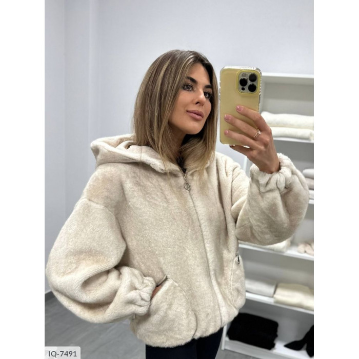 Верхній одяг великого розміру IQ-7491 — тепло і стиль