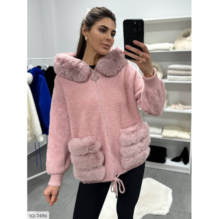 Верхній одяг великого розміру IQ-7496 — твій комфорт