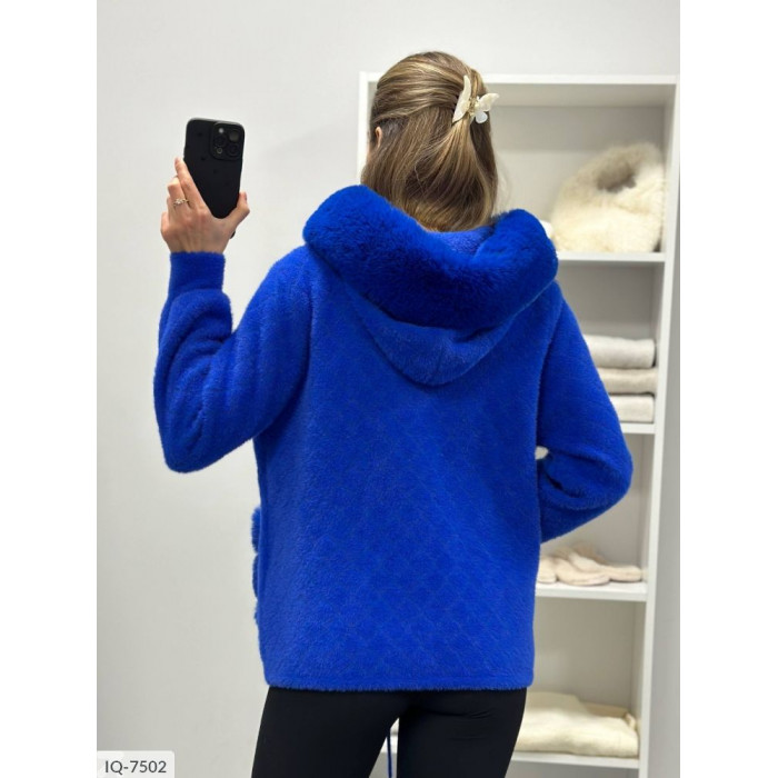 Модні куртки Plus Size IQ-7502 — зручність і мода