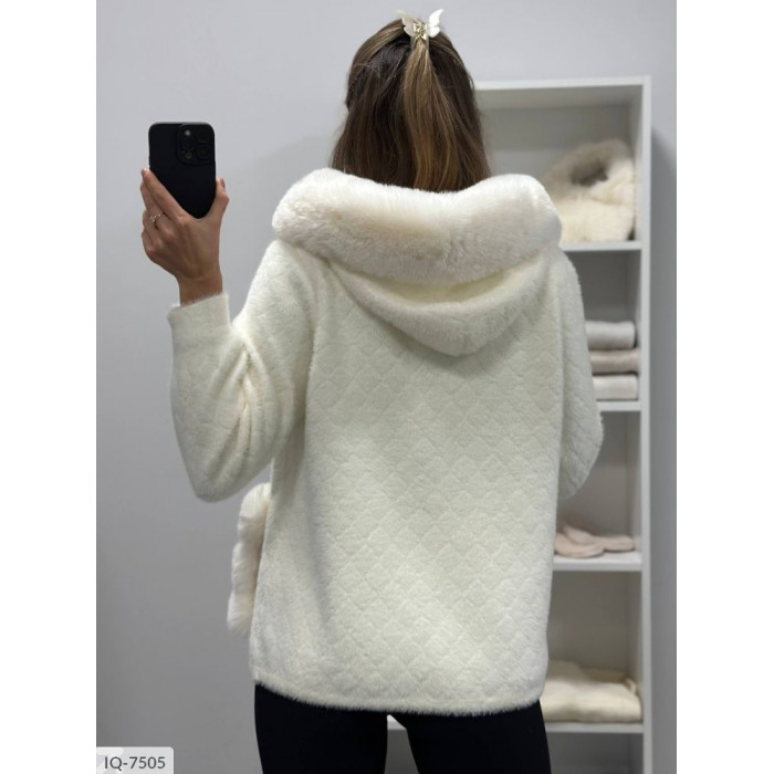 Модні куртки Plus Size IQ-7505 — зручність і мода