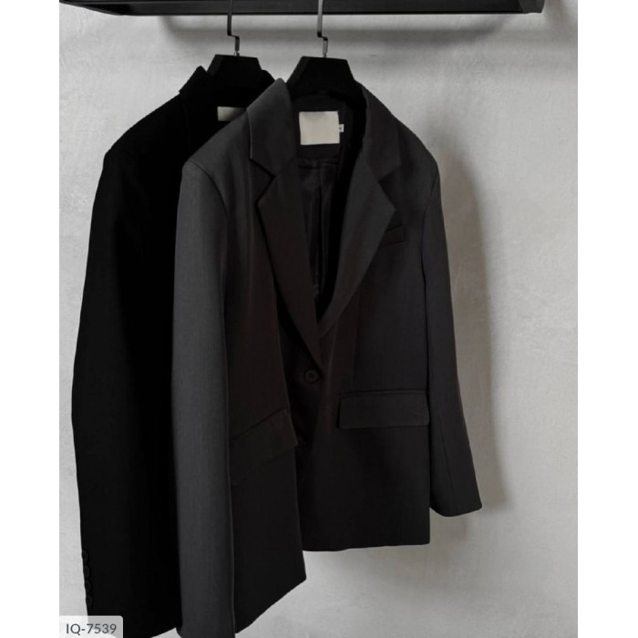 Модні піджаки Odessa Moda IQ-7539 — тренди сезону