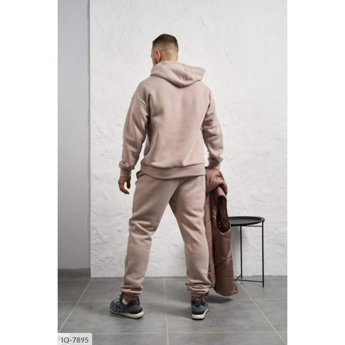 Чоловічі костюми IQ-7895 — сучасна класика