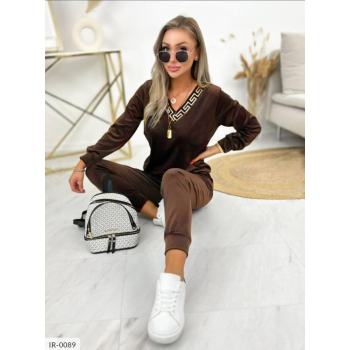 Стильні образи від Odessa Moda IR-0089 — прогулянкові костюми на кожен день