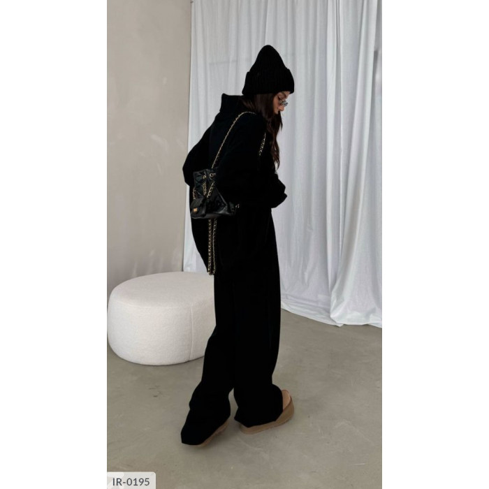 Стильні образи від Odessa Moda IR-0195 — прогулянкові костюми на кожен день