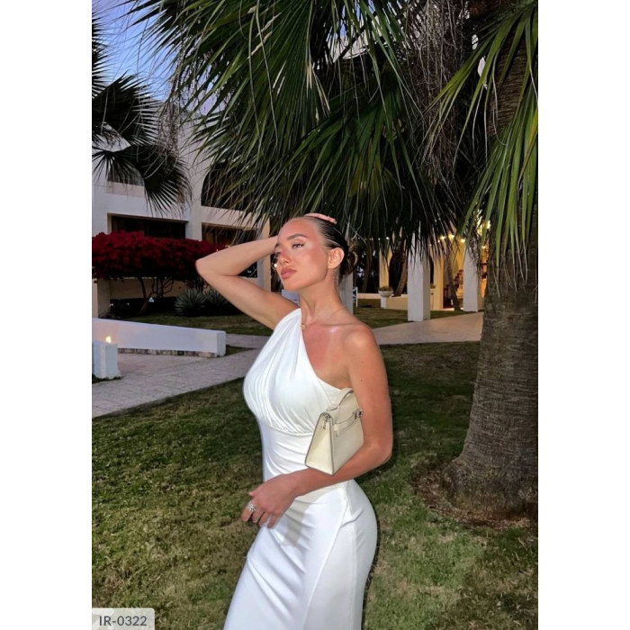 Модні тренди сезону IR-0322 — стильні сукні для сучасних жінок