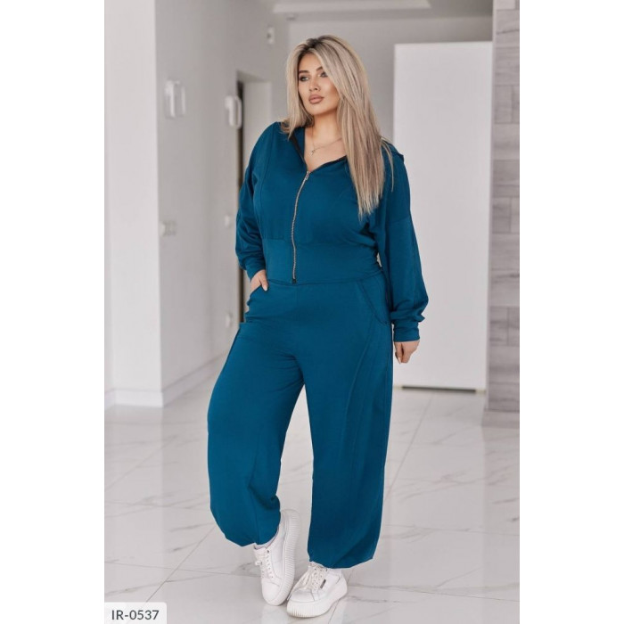 Жіночі прогулянкові костюми IR-0537 — елегантність у кожному русі