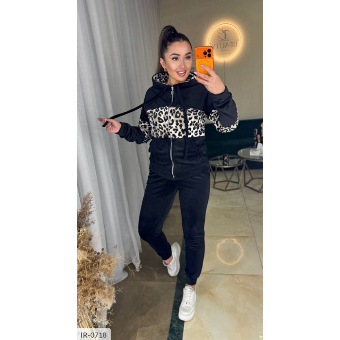 Костюми великого розміру IR-0718 — зручність і стиль