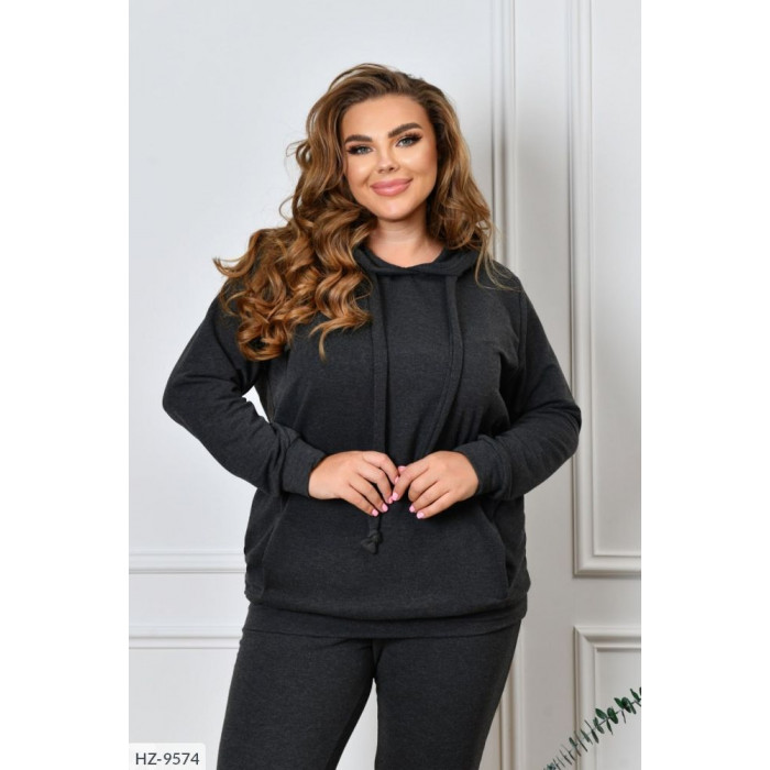 Костюми великого розміру HZ-9574 — зручність і стиль Костюми великого розміру HZ-9574 — зручність і стиль