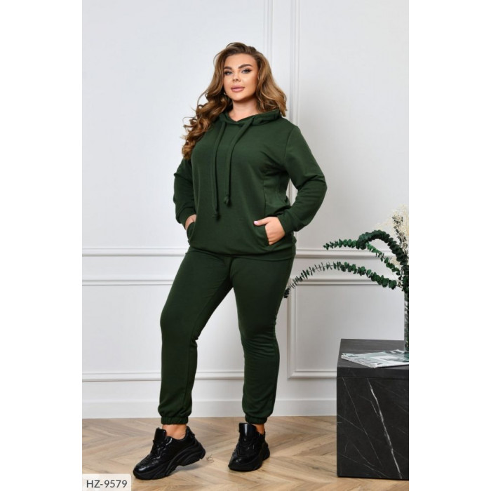 Костюми великого розміру HZ-9579 — зручність і стиль Костюми великого розміру HZ-9579 — зручність і стиль