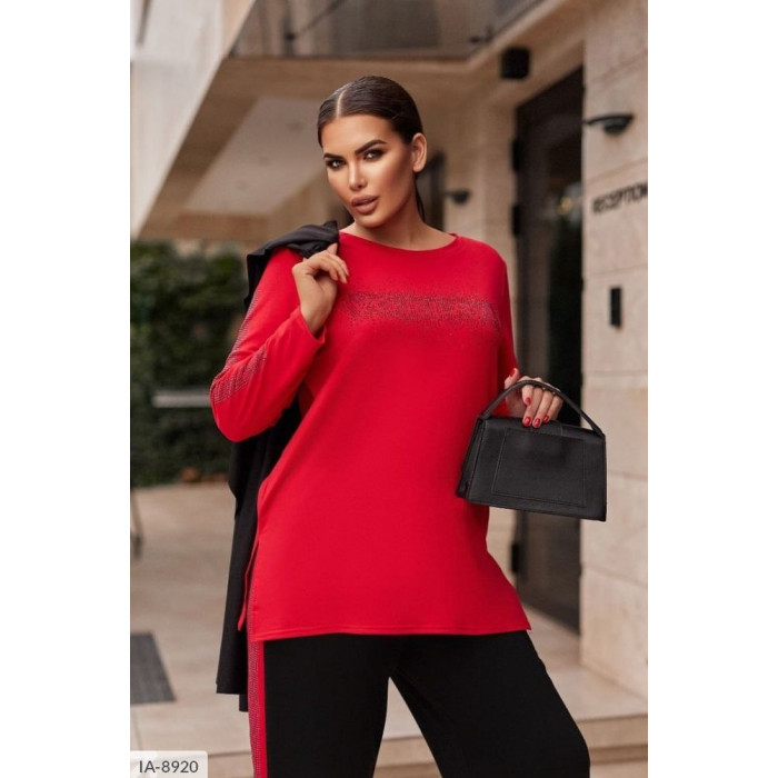 Жіночі прогулянкові костюми IA-8920 — елегантність у кожному русі