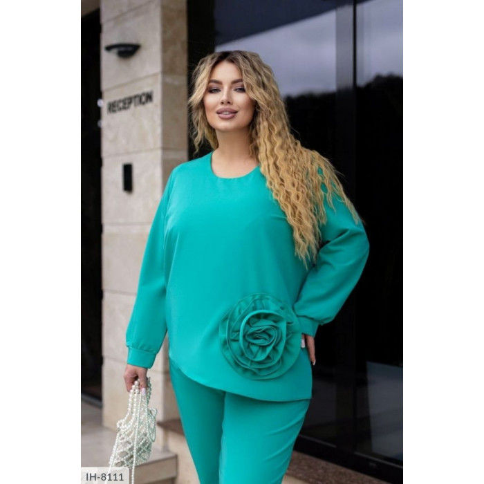 Жіночі костюми Plus Size IH-8111 — впевненість і стиль