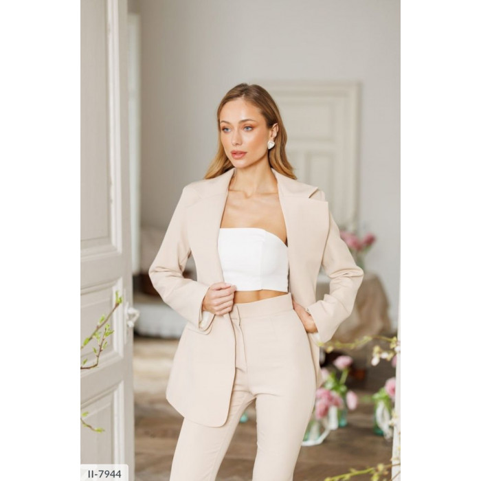 Модні костюми II-7944 — обери свій стиль