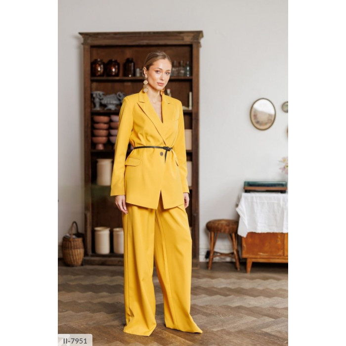 Костюми II-7951 — практичність і мода