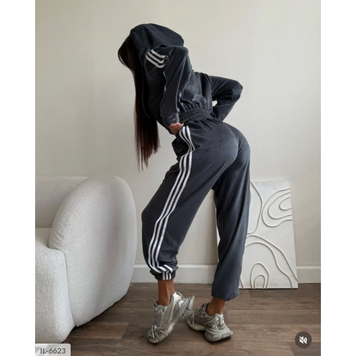 Спортивні костюми IL-6623 — трендовий вибір цього сезону Спортивні костюми IL-6623 — трендовий вибір цього сезону