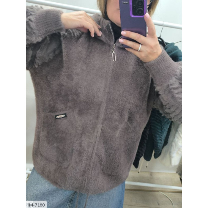 Жіночий верхній одяг Plus Size IM-7180 — тренди 2025
