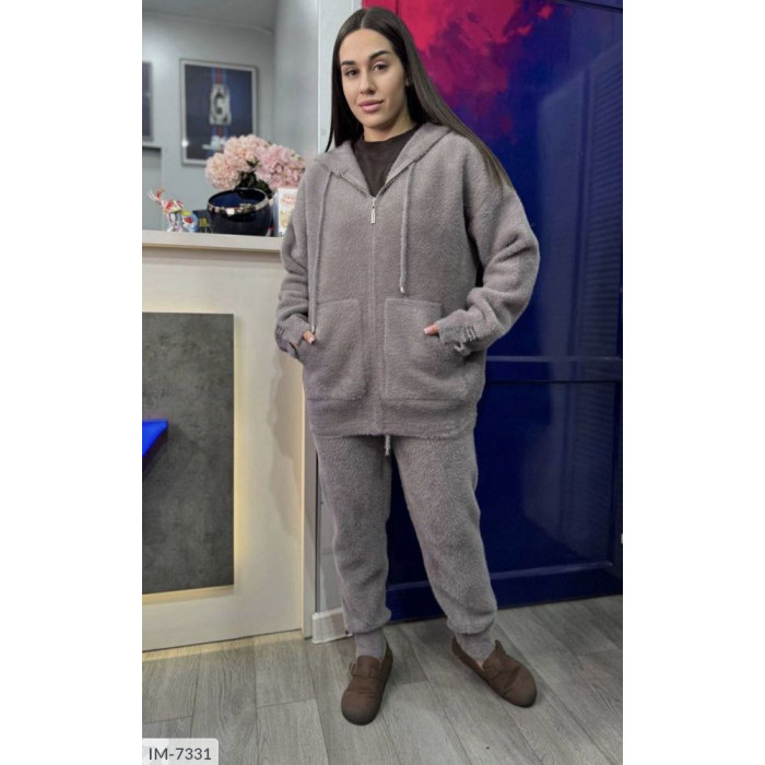 Жіночі прогулянкові костюми XL+ IM-7331 — тренди сезону