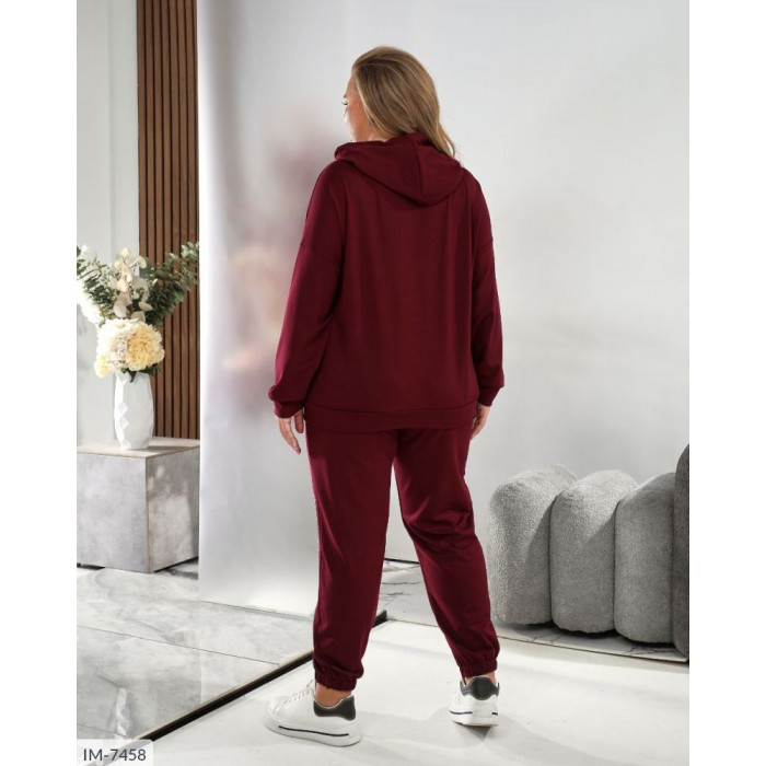 Жіночі прогулянкові костюми IM-7458 — елегантність у кожному русі