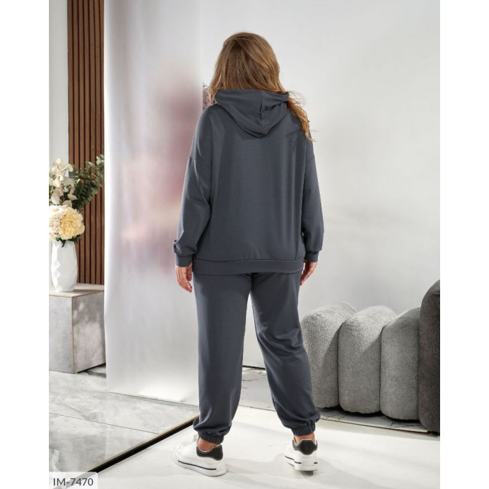 Жіночі прогулянкові костюми IM-7470 — елегантність у кожному русі