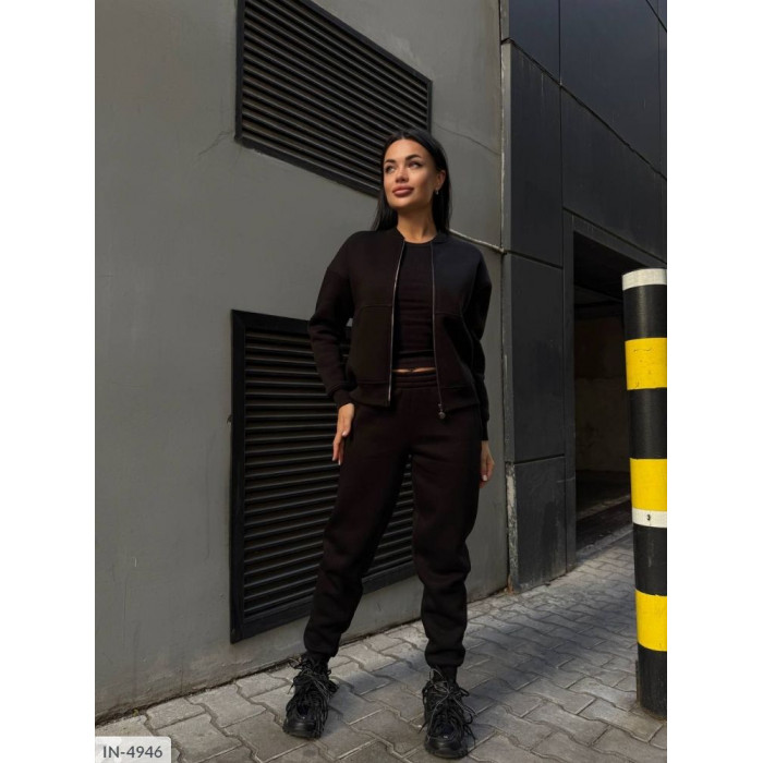 Модні спортивні костюми для активних жінок IN-4946 Модні спортивні костюми для активних жінок IN-4946