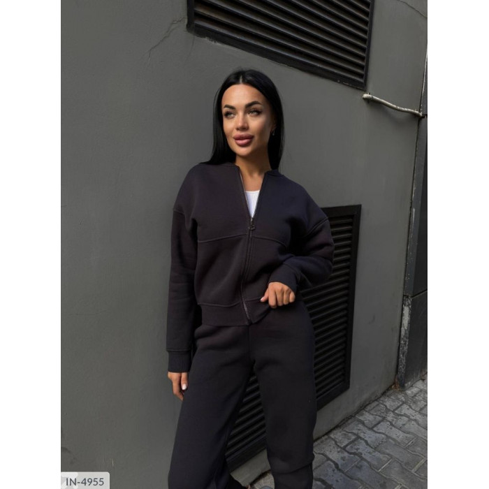 Спортивні костюми IN-4955 — трендовий вибір цього сезону Спортивні костюми IN-4955 — трендовий вибір цього сезону