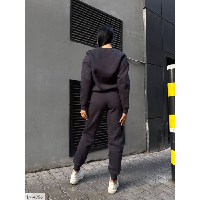 Модні спортивні костюми для активних жінок IN-4956 Модні спортивні костюми для активних жінок IN-4956