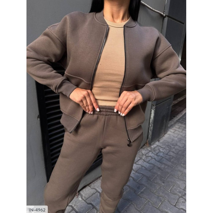 Одяг для спорту IN-4962 — комфорт, мода і свобода рухів Одяг для спорту IN-4962 — комфорт, мода і свобода рухів