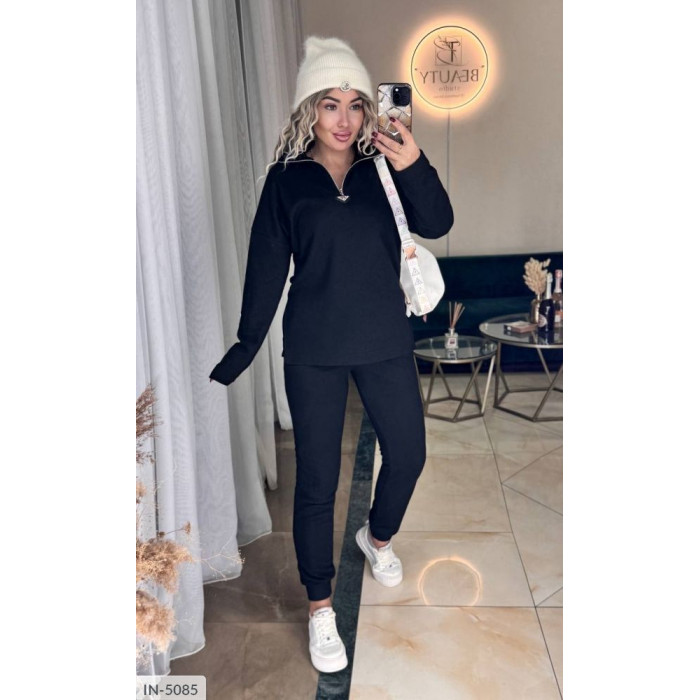Стильні костюми для спорту IN-5085 — практичність і мода Стильні костюми для спорту IN-5085 — практичність і мода