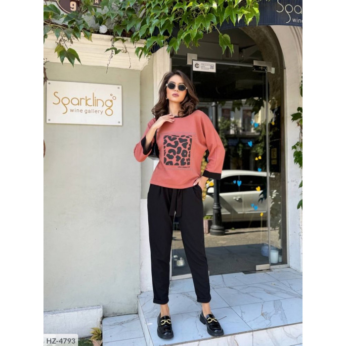 Модні костюми HZ-4793 — стиль і комфорт у кожному дні