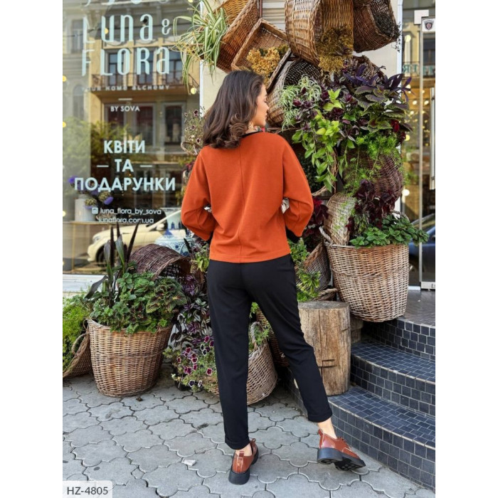 Жіночі костюми HZ-4805 — новинки сезону