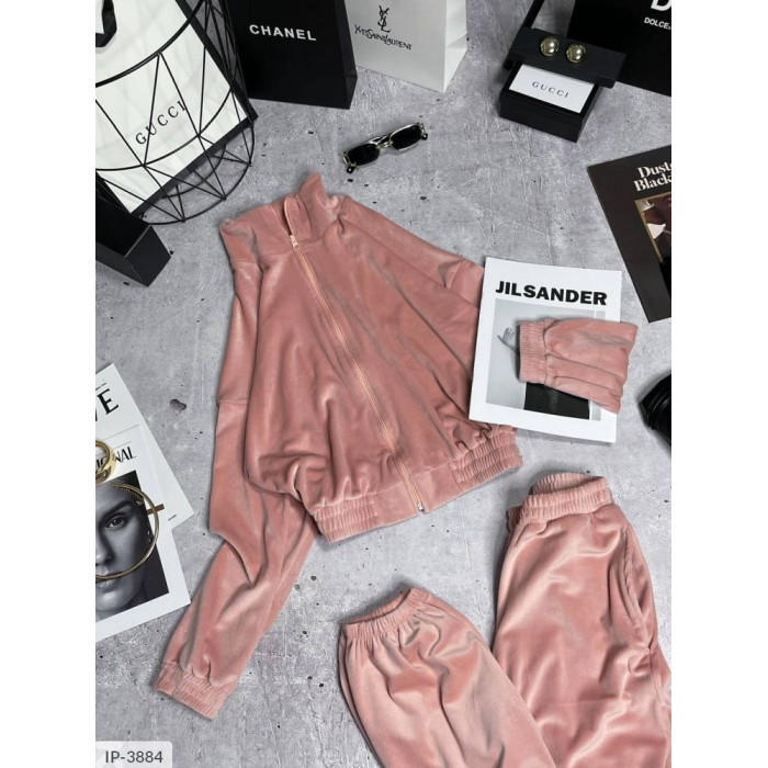 Модні жіночі костюми IP-3884 — легкість і впевненість у кожному русі