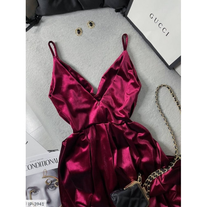 Модні тренди сезону IP-3941 — стильні сукні для сучасних жінок