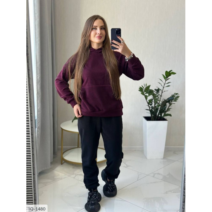 Модні спортивні костюми для активних жінок IQ-1480