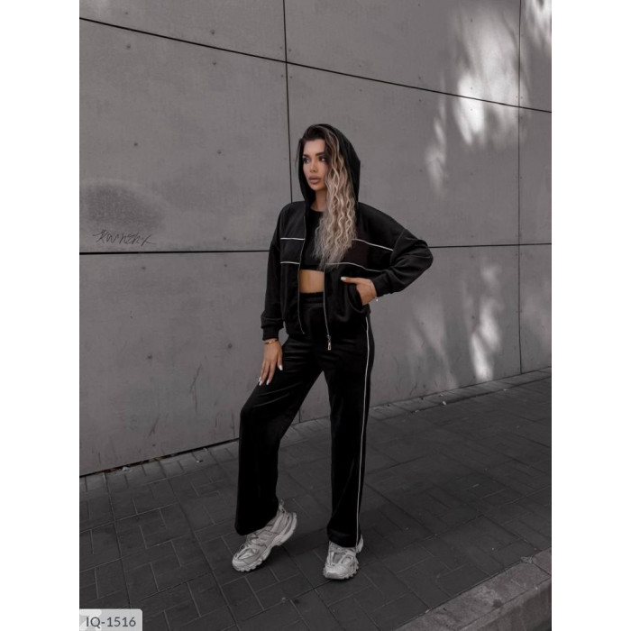 Модні жіночі костюми IQ-1516 — легкість і впевненість у кожному русі