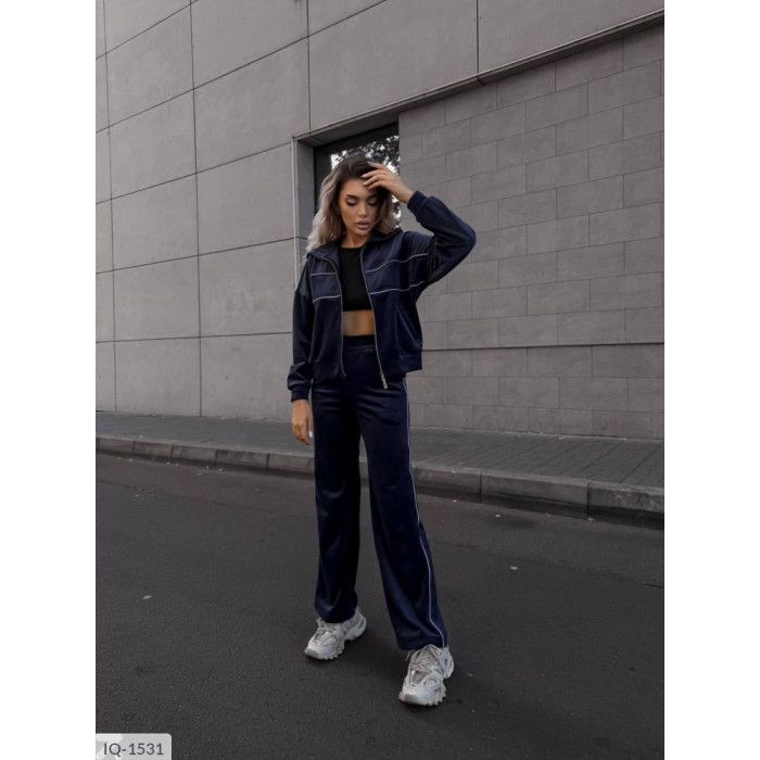 Жіночі прогулянкові костюми IQ-1531 — елегантність у кожному русі