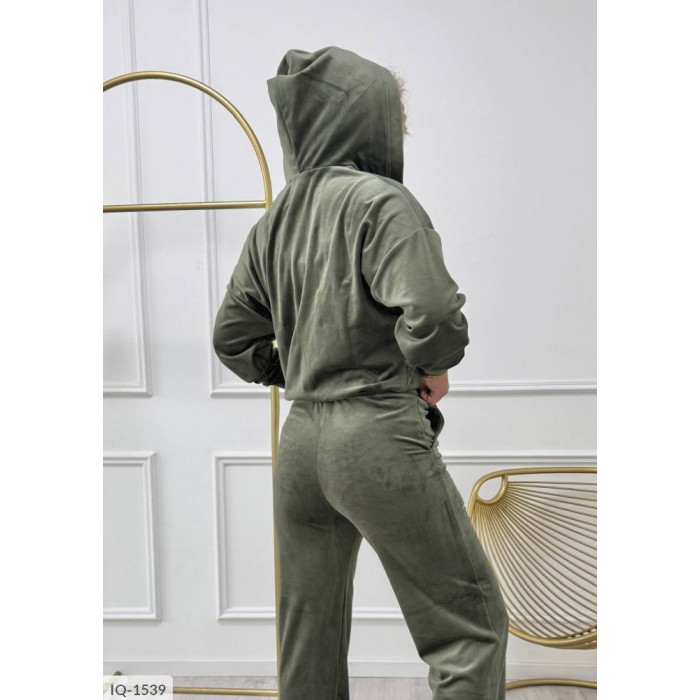 Комфорт і мода IQ-1539 — жіночі костюми для щоденних прогулянок