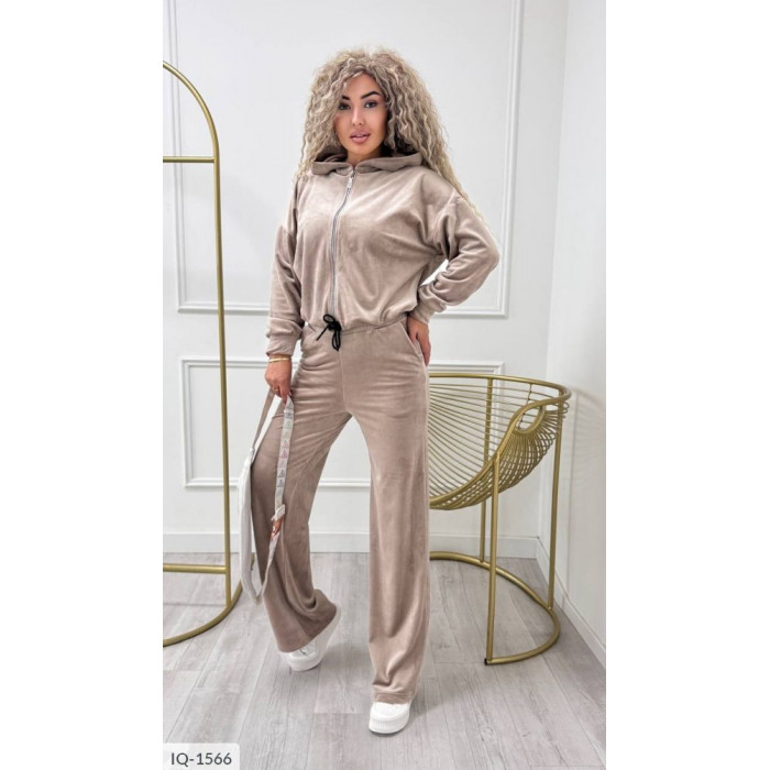 Жіночі прогулянкові костюми IQ-1566 — елегантність у кожному русі