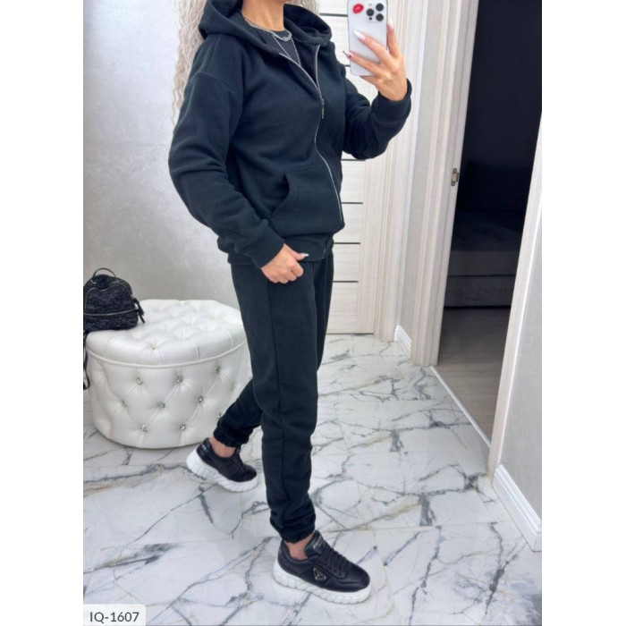 Стильні костюми для спорту IQ-1607 — практичність і мода