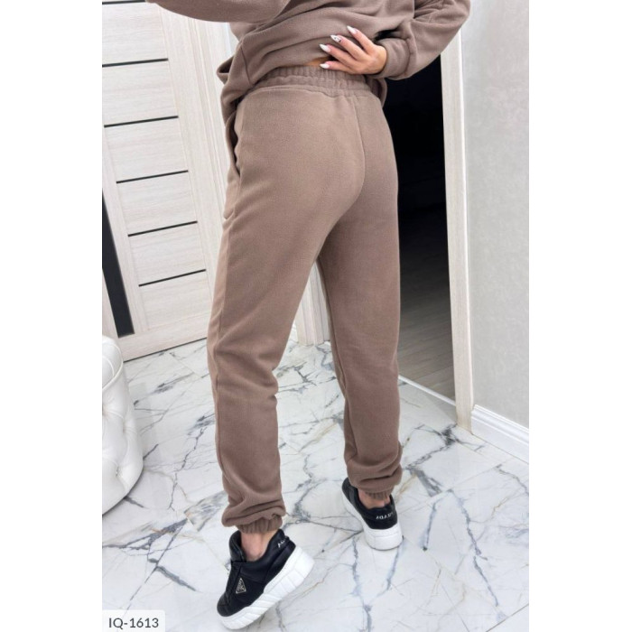 Одяг для спорту IQ-1613 — комфорт, мода і свобода рухів