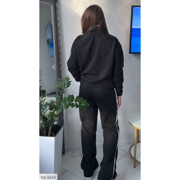 Комфорт і мода IQ-1654 — жіночі костюми для щоденних прогулянок